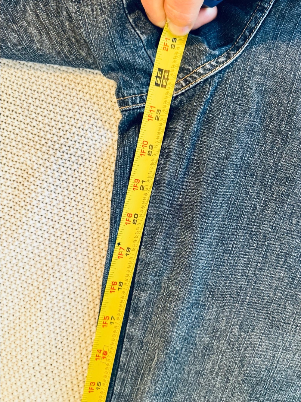 New York & Company Blue Cropped Wide-Leg Cargo Jeans - Picture 9 of 11